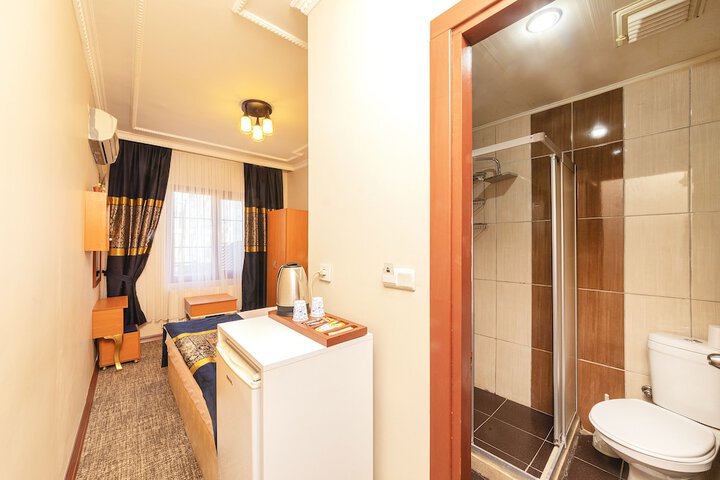 Room 16 of 27