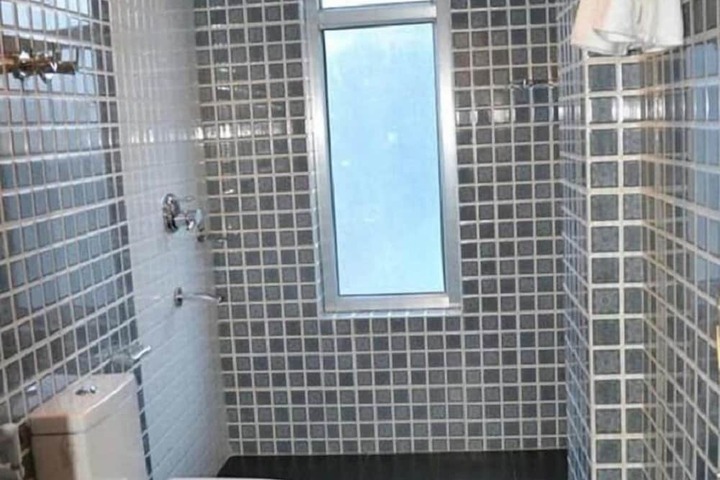 Room 15 of 24