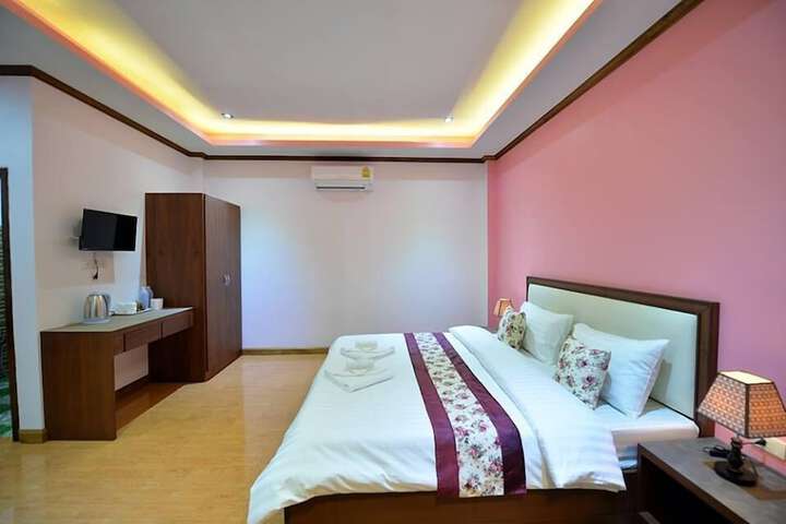 Room 13 of 23