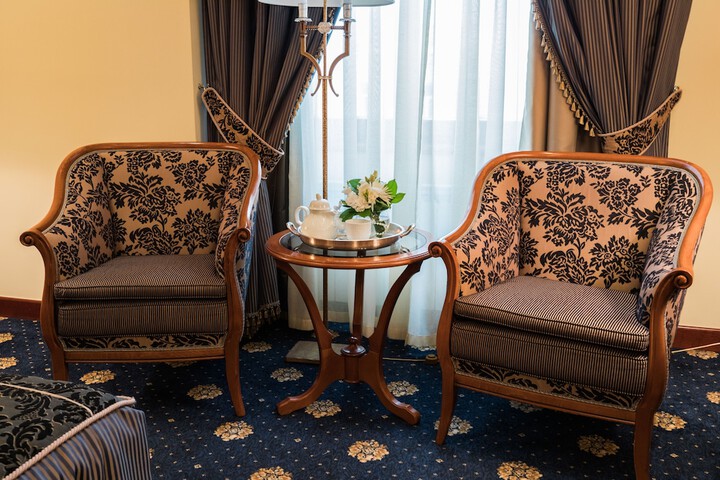 Room 12 of 90