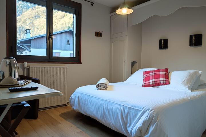 Room 4 of 43