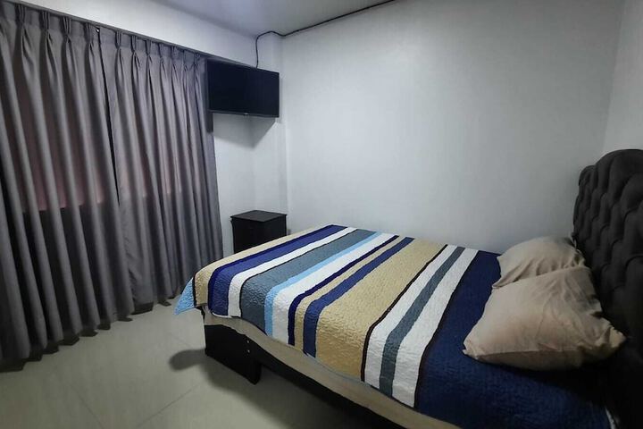 Room 5 of 6
