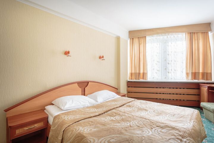 Room 34 of 77