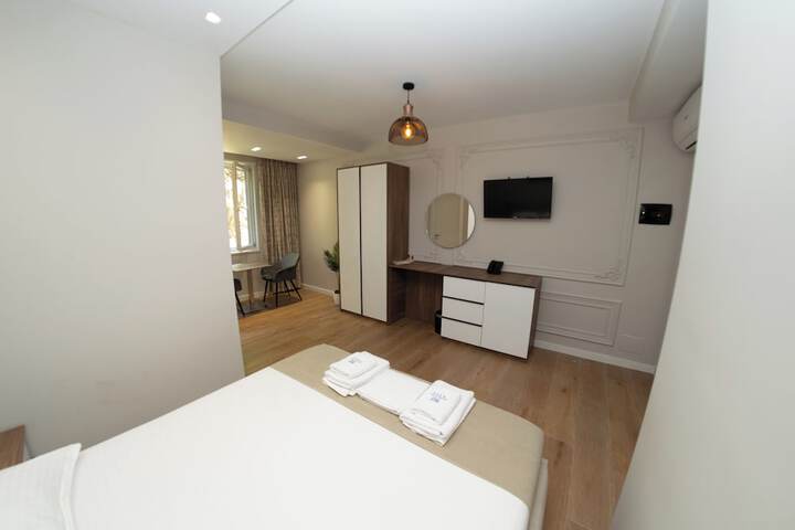 Room 18 of 48
