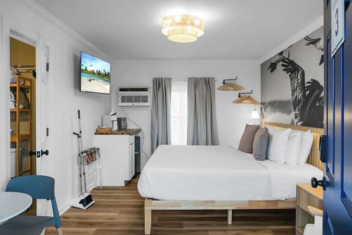 Room 13 of 94
