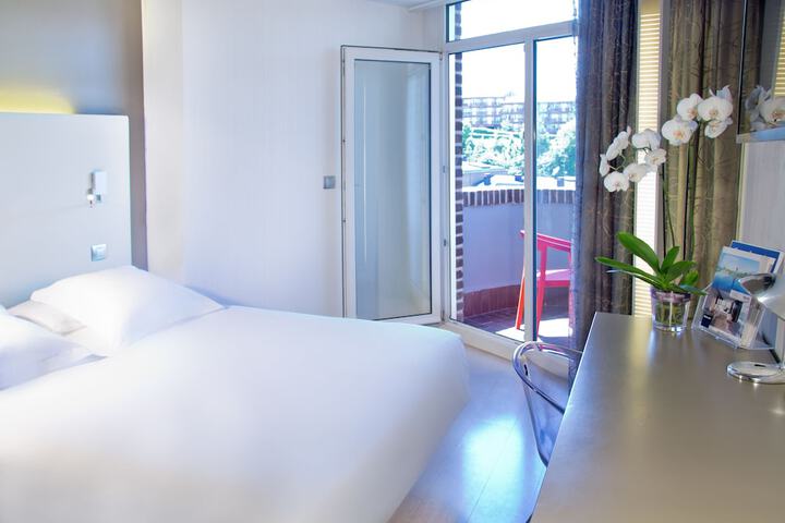 Room 8 of 70
