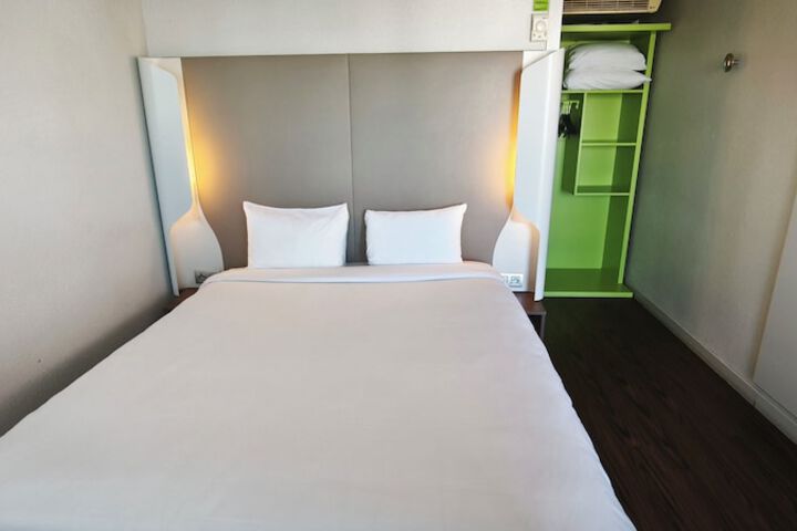 Room 18 of 61