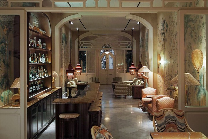Hotel Lobby