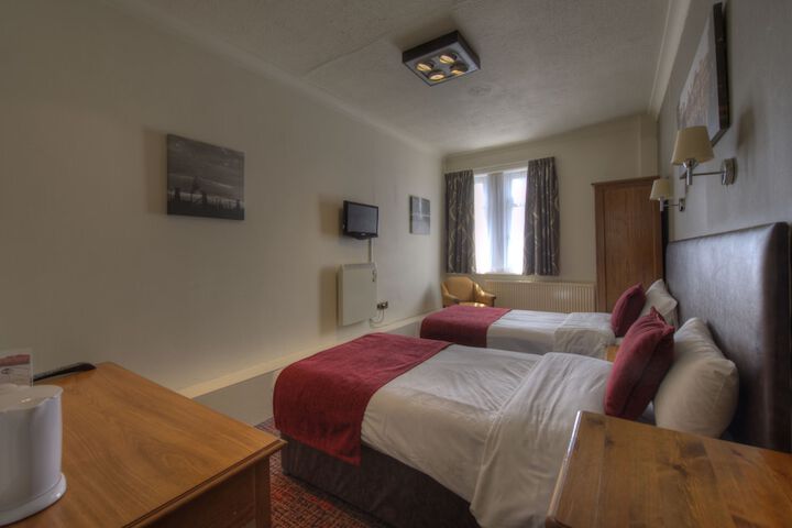 Room 7 of 40