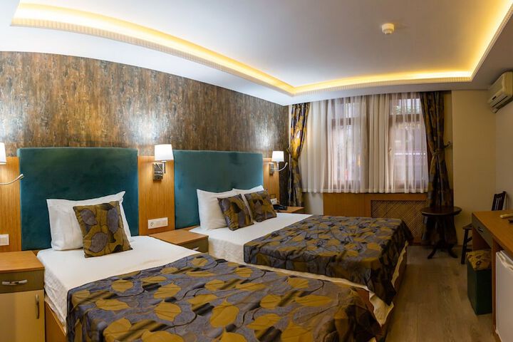 Room 10 of 40