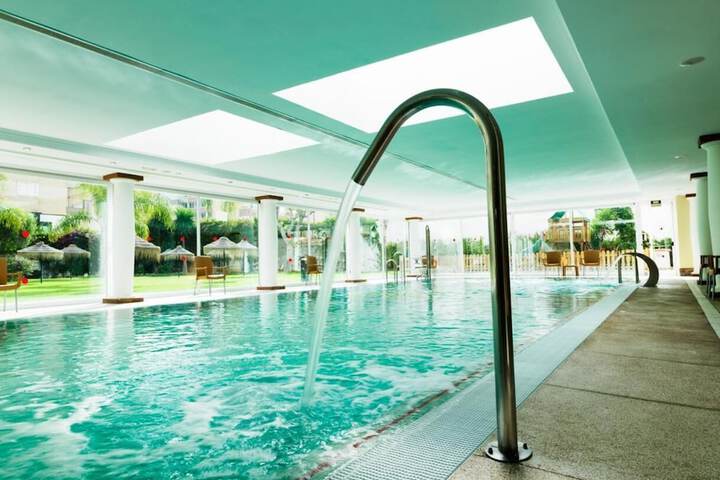 Pools & Facilities