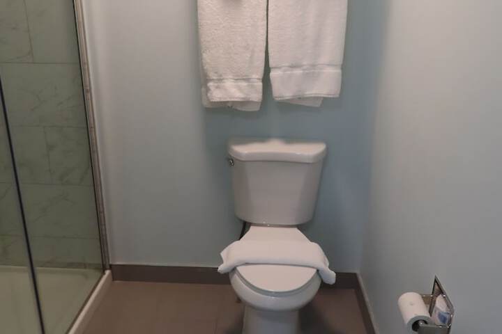 Room 47 of 75