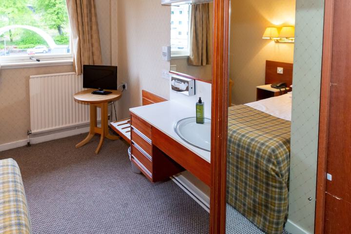 Room 34 of 116