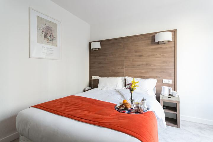 Room 3 of 32