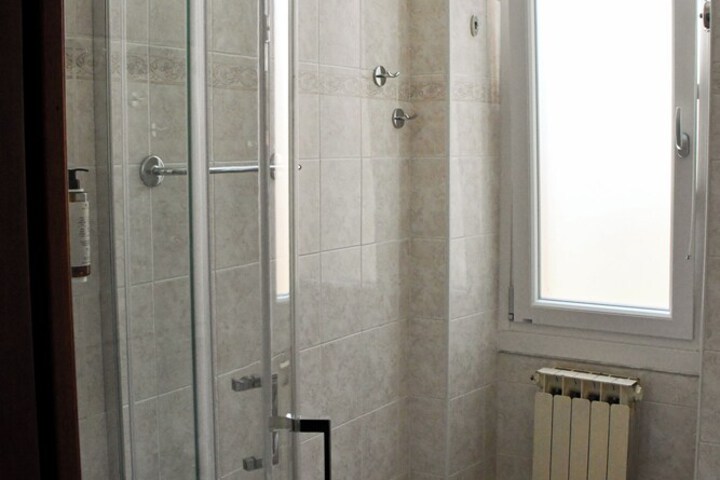 Room 16 of 33