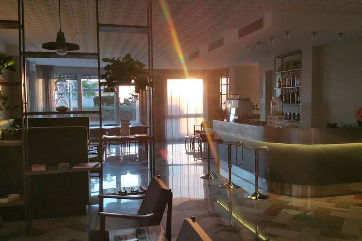 Hotel Interior 9 of 139