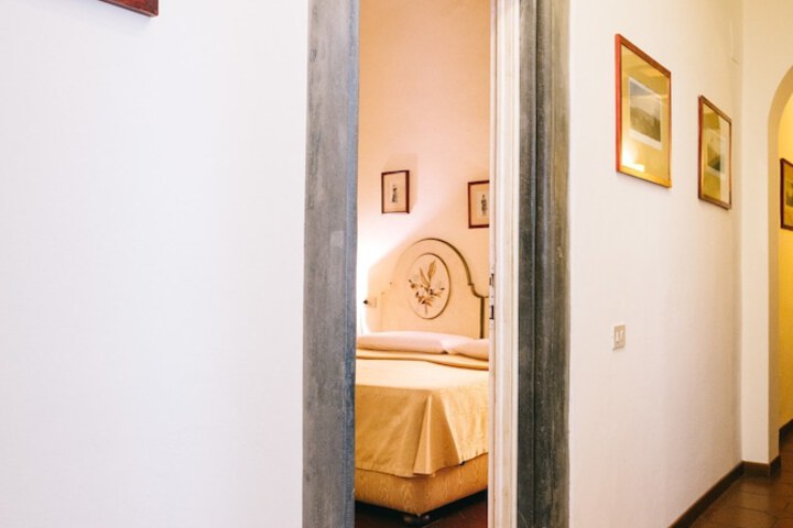 Room 18 of 53
