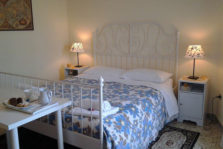 Room 3 of 37