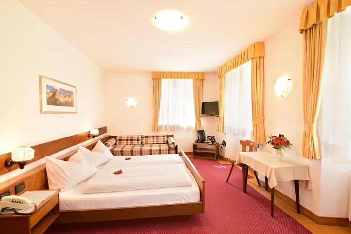 Room 10 of 43
