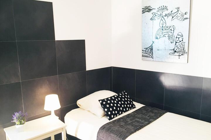 Room 13 of 162