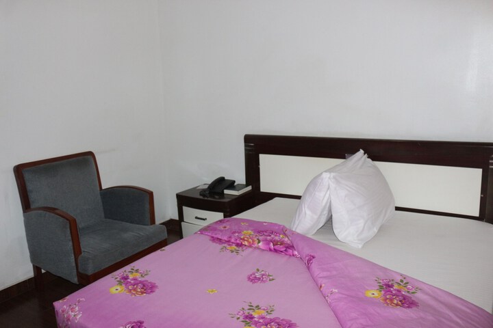 Room 8 of 19