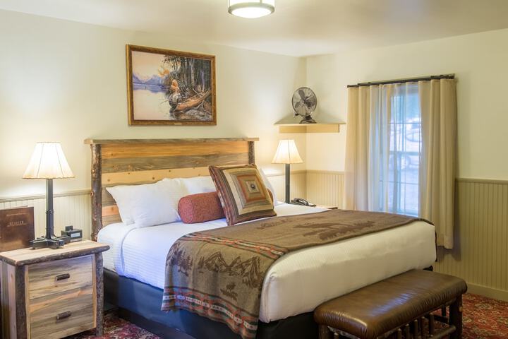 Room 11 of 24