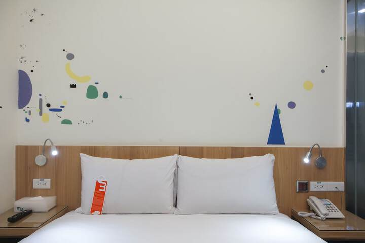 Room 15 of 40