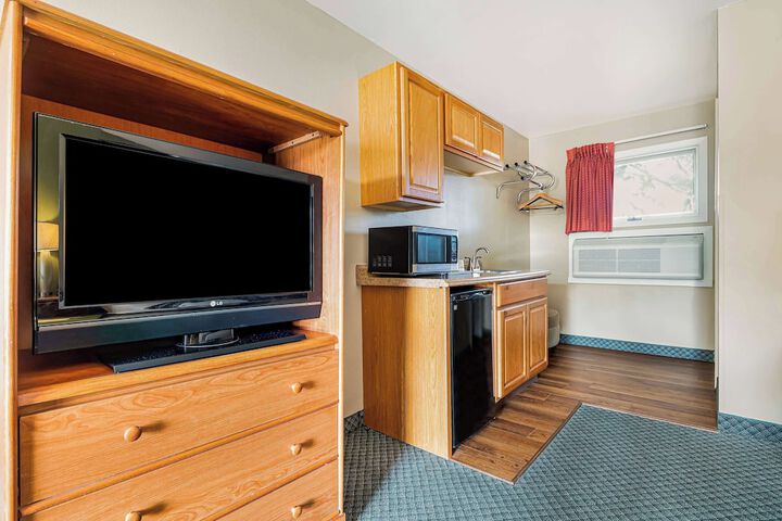 2 Queen Beds (14 of 21)