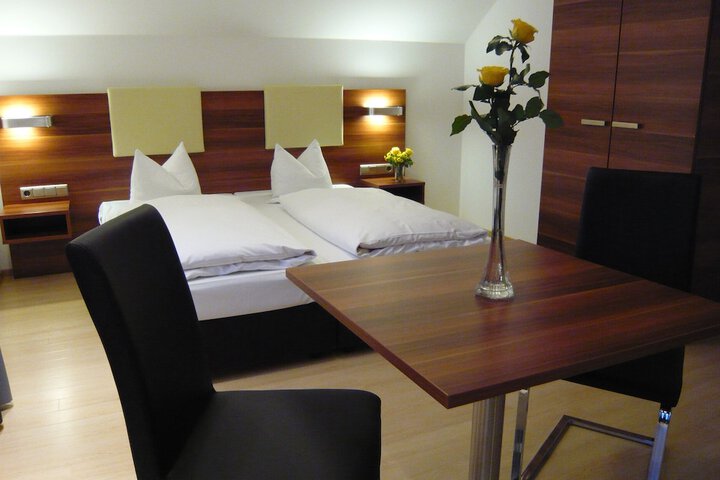 Room 8 of 50