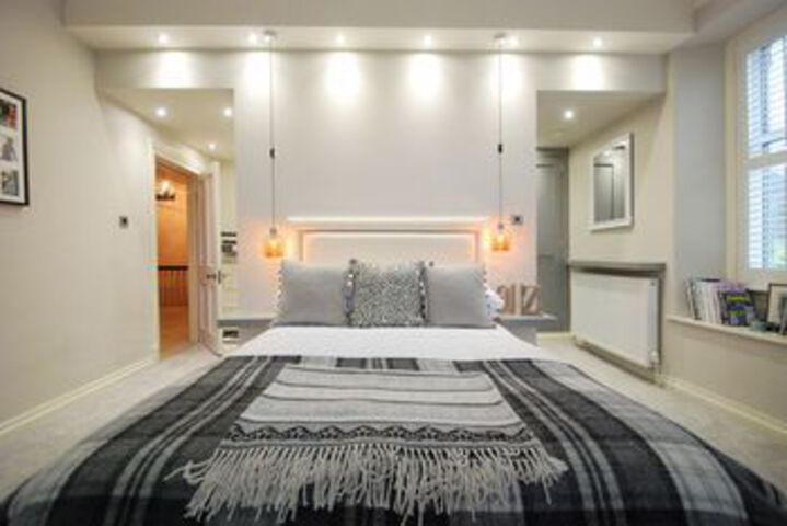 Room 11 of 39