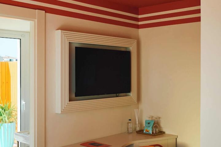Room 33 of 67