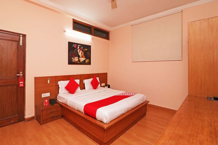 Room 11 of 20