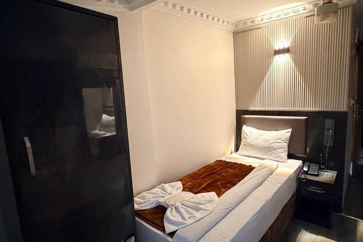 Room 13 of 60