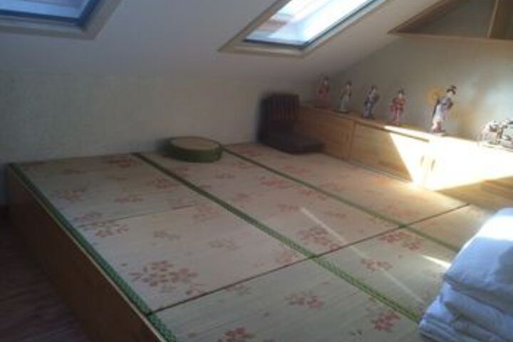 Room 12 of 27