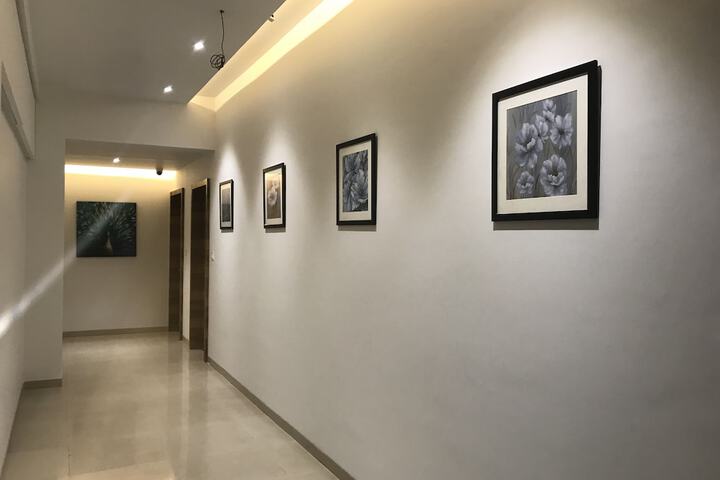 Ballroom/Hall 25 of 27