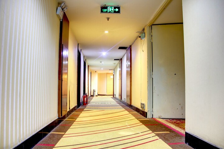 Ballroom/Hall 3 of 5