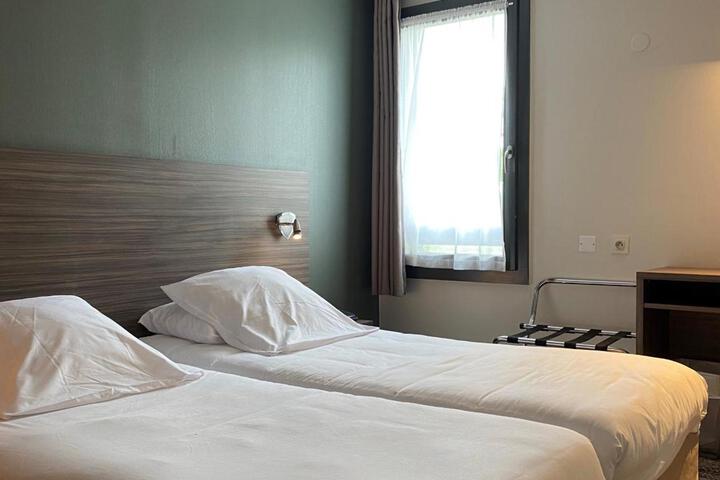 Room 25 of 105
