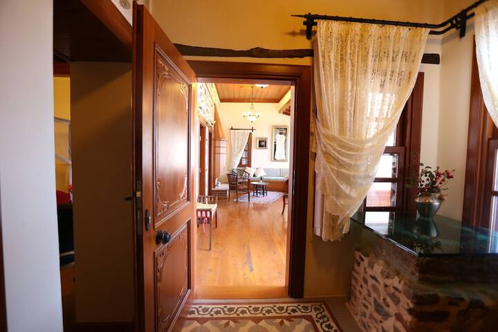 Room 5 of 61