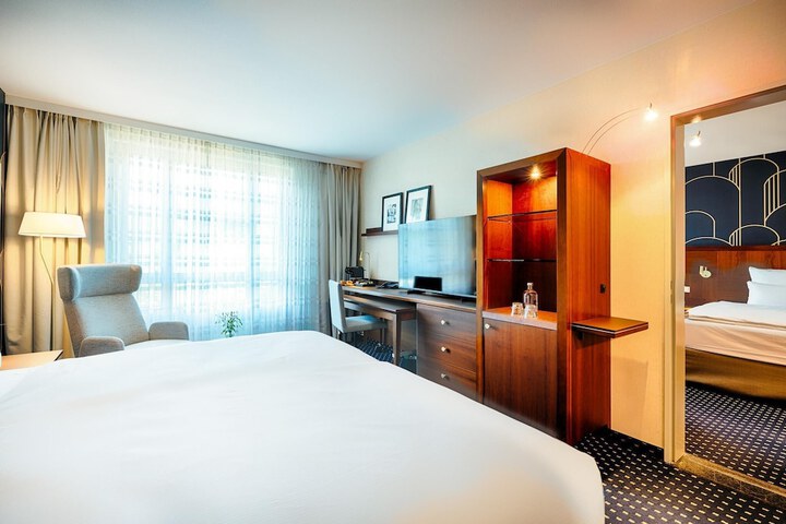 Room 53 of 116