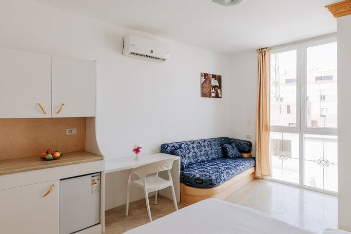 Room 43 of 98