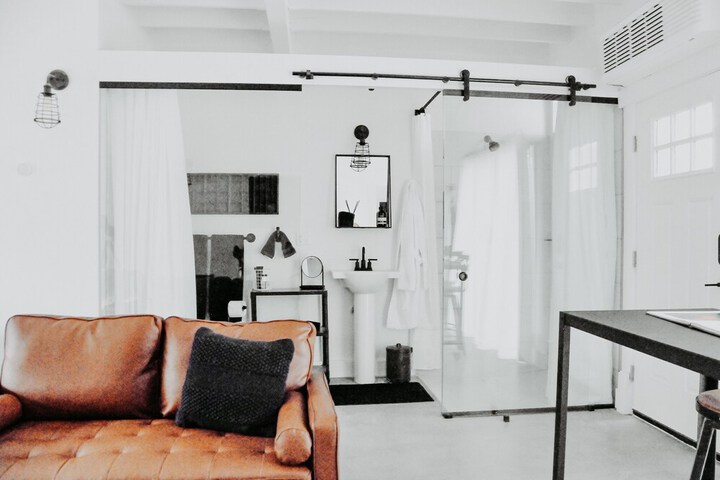 Room 183 of 230