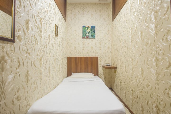 Room 14 of 29