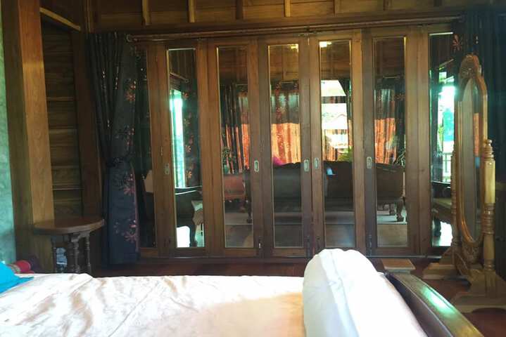 Room 13 of 102