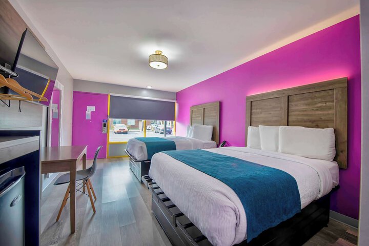 Room 17 of 36