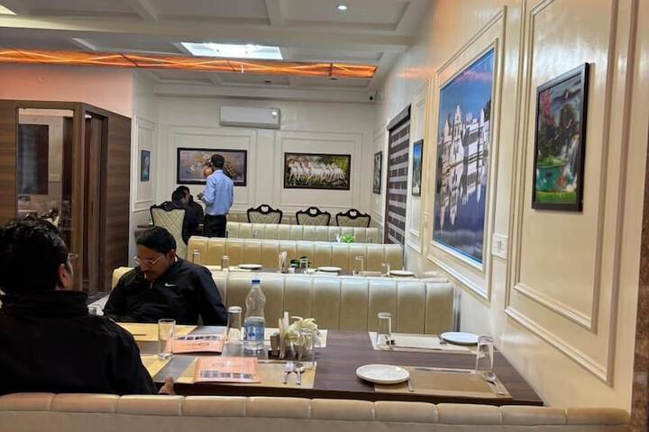 Dining 53 of 59