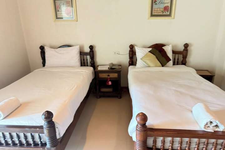 Room 16 of 121