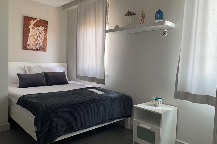 Room 10 of 73