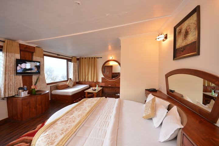 Room 5 of 22