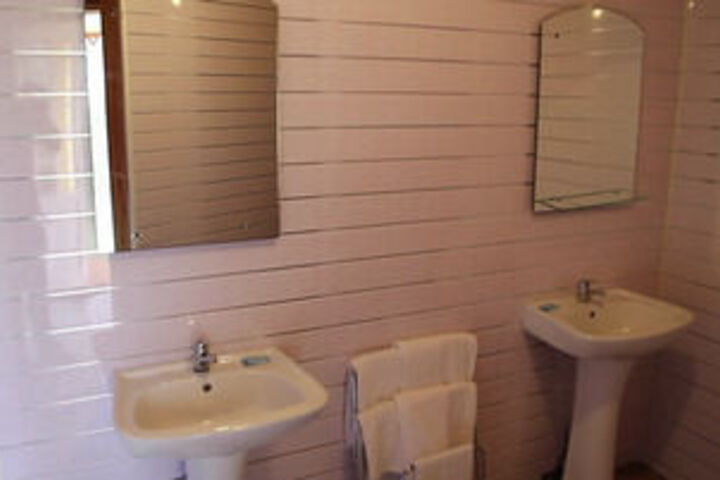 Room 6 of 25