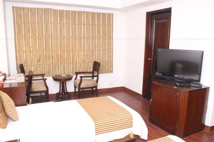 Room 13 of 15